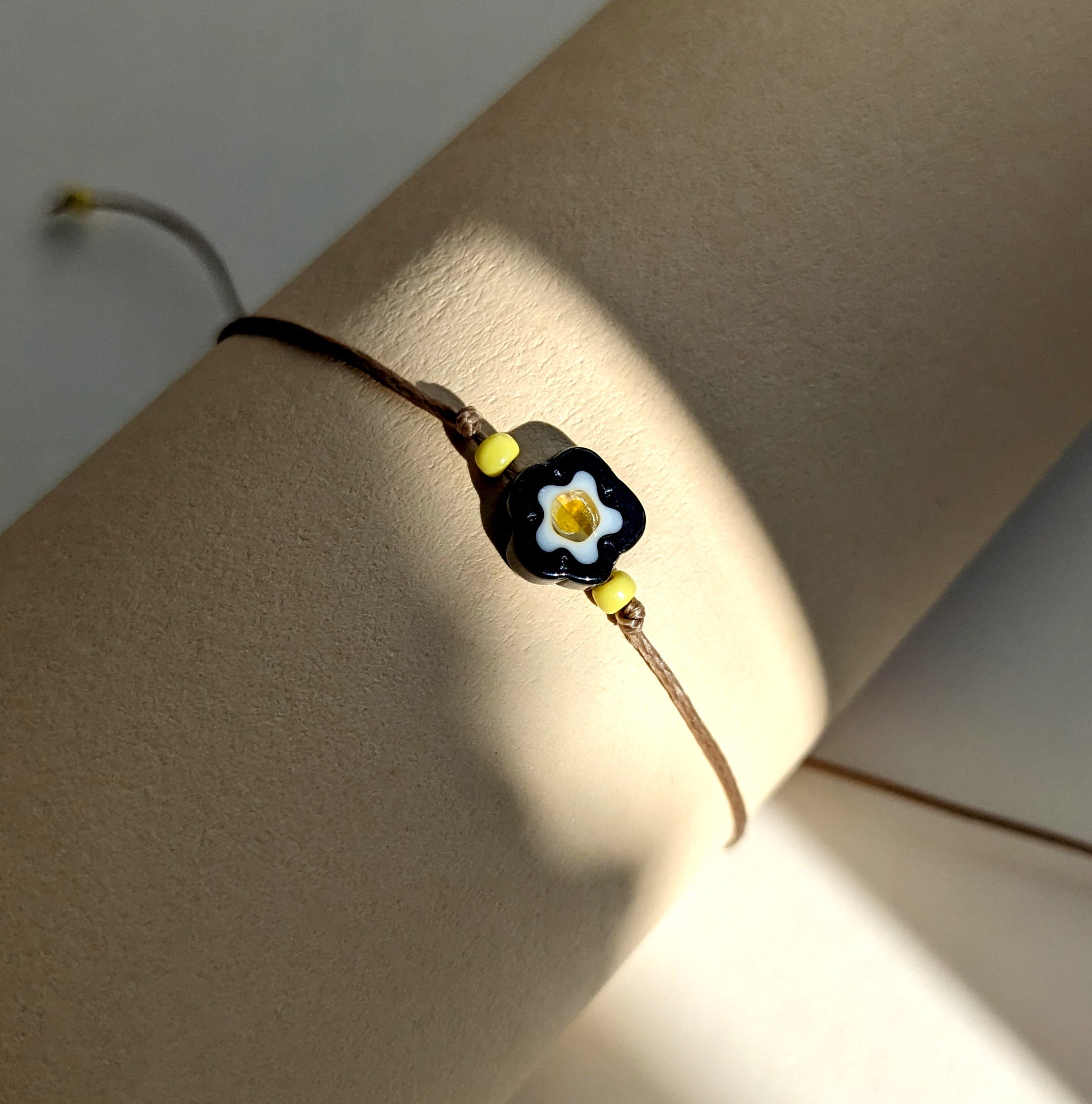 Handmade Daisy Friendship Bracelet - One Size Fits All - Bella & The Moon (Handmade Gifts and Stationery)