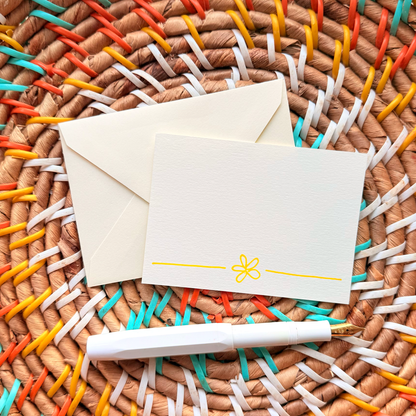 Yellow daisy, hand detailed notecards with Kaweco fountain pen. Sets of 6 notecards and envelopes with hand detailed designs on each card. Gifts for birthdays or to send to friends. A7 in size. Bella & The Moon gifts and stationery